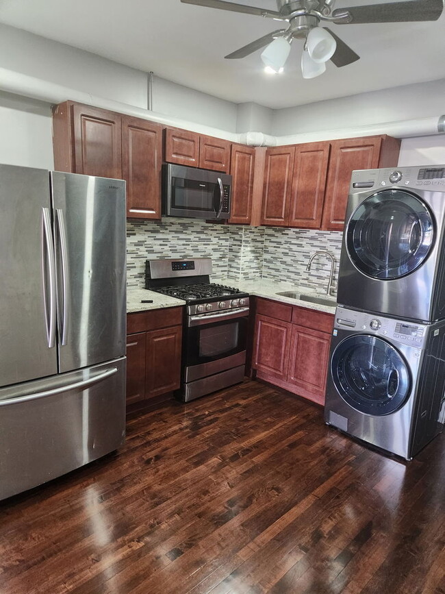 Photo - 650 N Ashland Ave Unit 3F