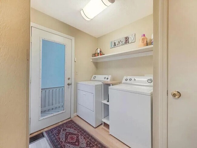 Photo - 203 Grandview Ave Unit 1 (Lower)