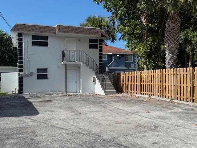 Building Photo - 302 N Tamarind Ave Rental