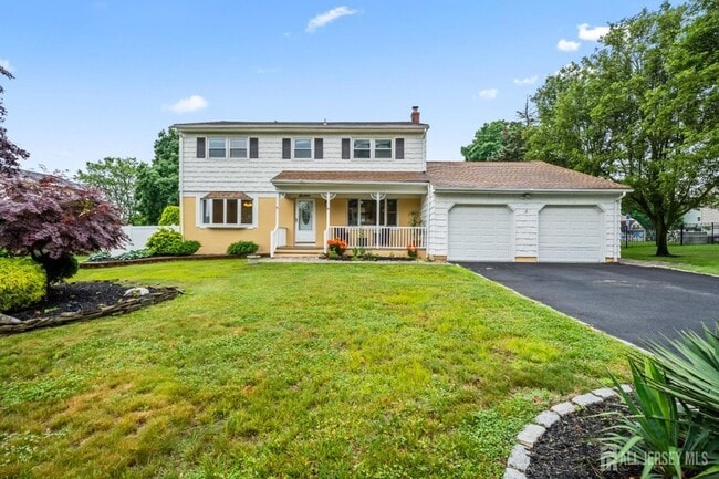 16 London Dr