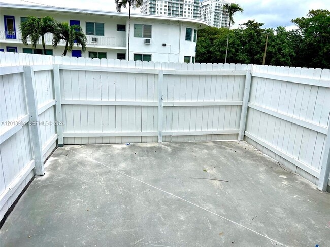 Photo - 1040 NE 78th St Unidad 1
