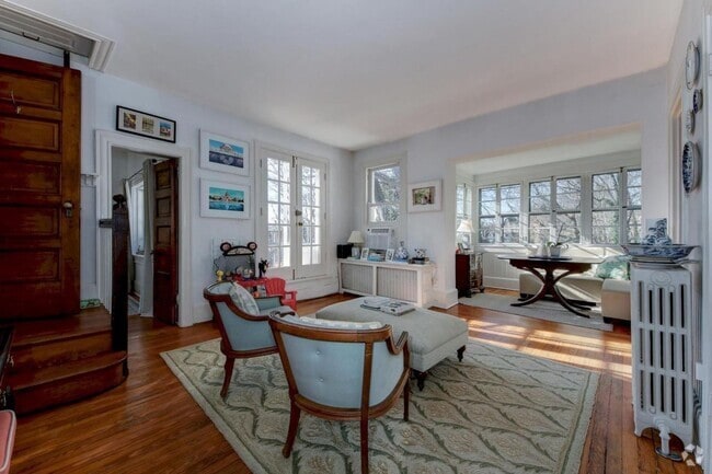 Building Photo - 1622 1/2 29th St NW Rental