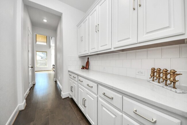 Photo - 10719 Klaria Cres Ct