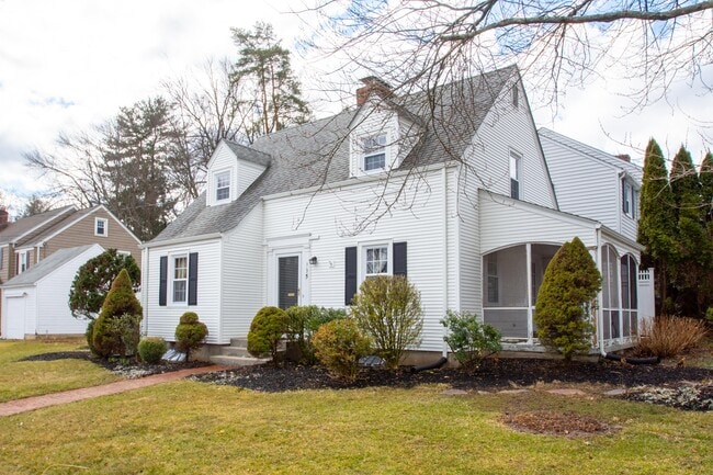 Photo - 135 Brunswick Ave