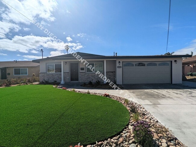 Renovated 3-Bedroom Home with Huge Backyar... - Renovated 3-Bedroom Home with Huge Backyar...