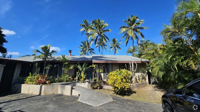 Building Photo - Steps to Kailua beach  - unique ohana prop... Rental