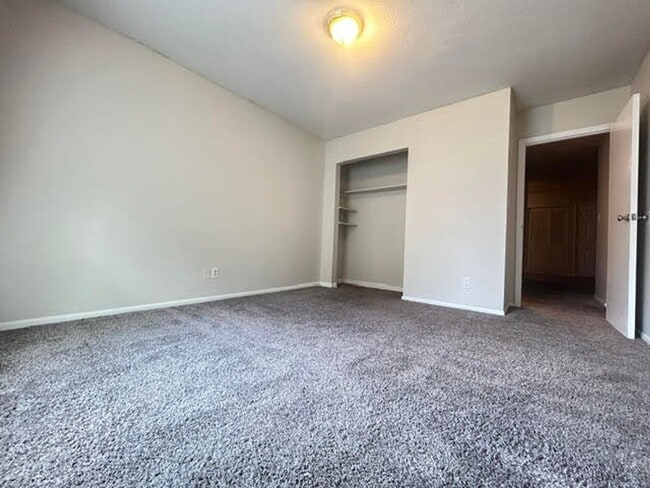 Photo - Spacious 1–3 Bedroom Apartments in South Louisville | Cedar Chase Unidad 206