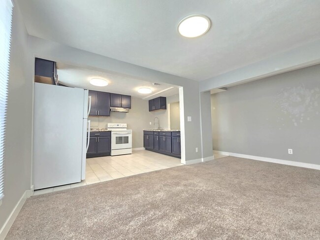 Photo - 815 N Main St Unidad C