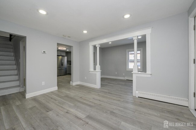 Photo - 408 David St