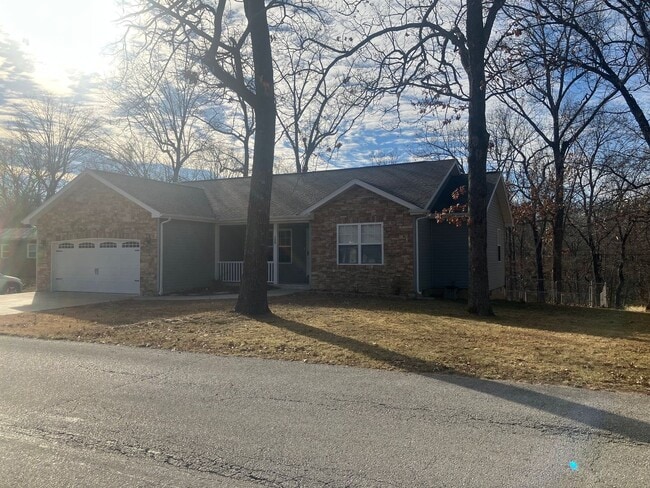 Photo - 208 Frances St
