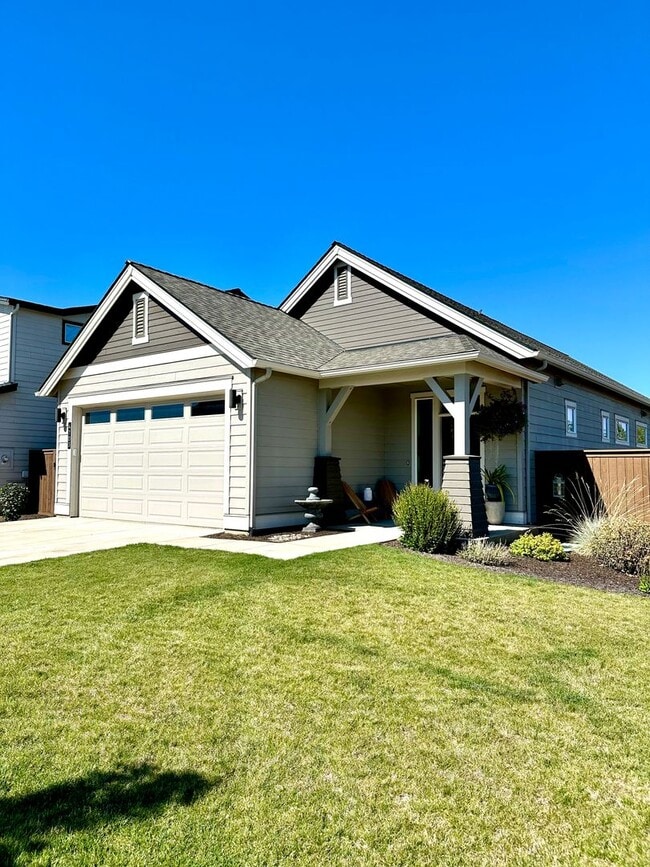 Building Photo - Gorgeous single-Level Pahlisch Home with a...