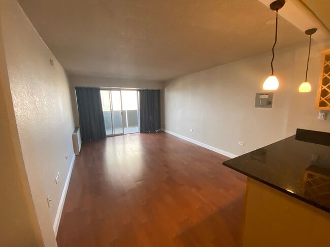 Photo - 1 bedroom High Rise Living Downtown