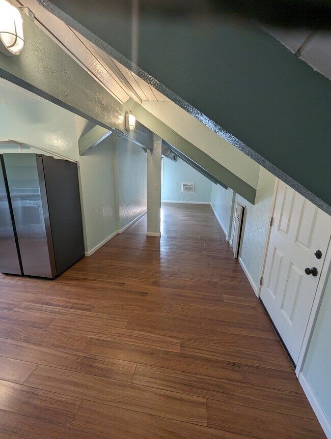 Photo - 475 Kekoanui Pl