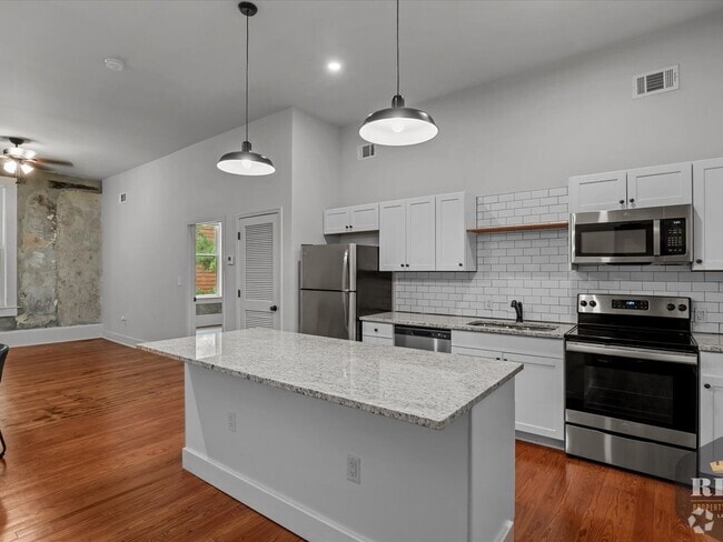 Building Photo - 212 Seventh St. Unit 202 Rental