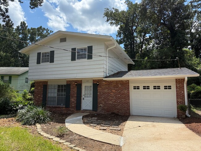 Building Photo - Intown Home