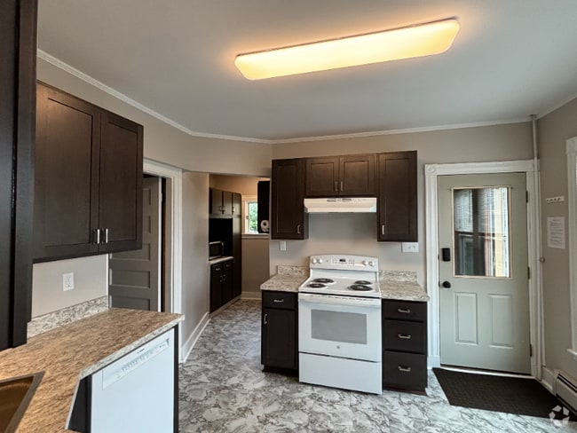 Building Photo - 7 Center St Unit 1 Rental