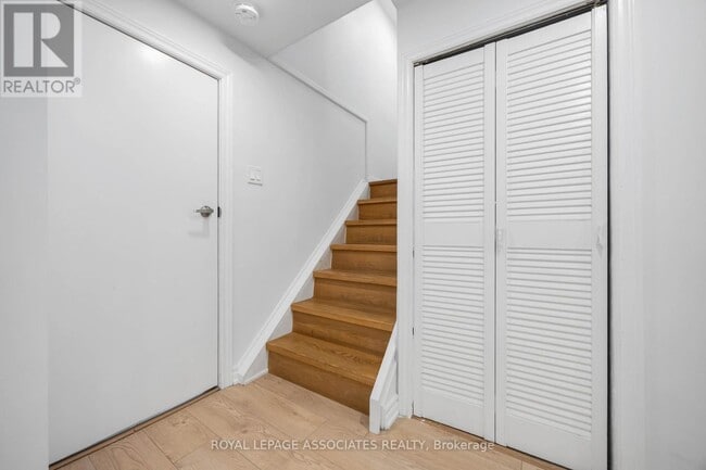 Photo - 90 Bellamy Rd S