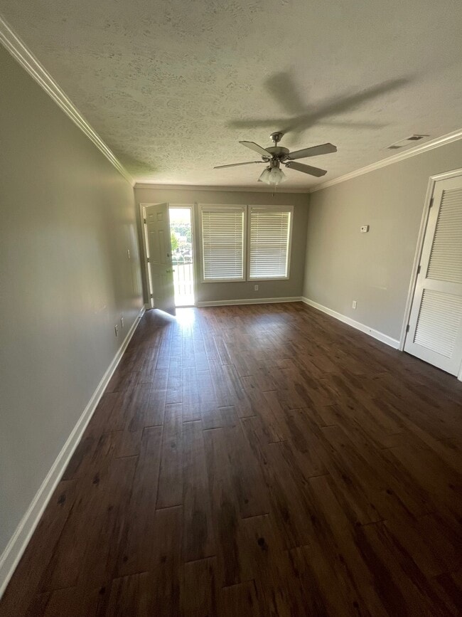 Photo - Courtyard Apartments