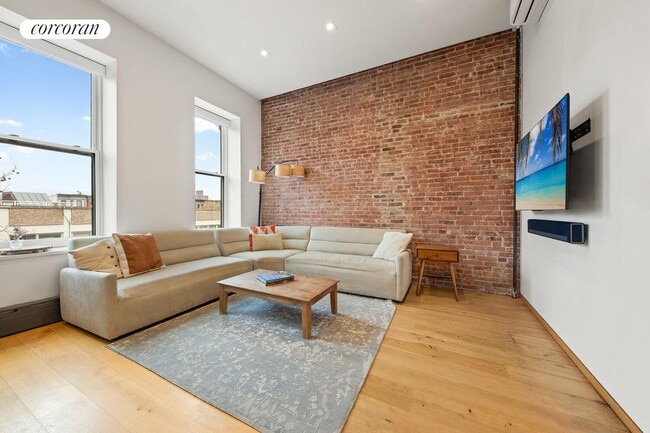 Photo - 103 W 122nd St