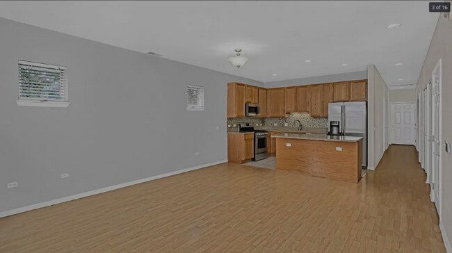 Building Photo - 948 W 15th Pl