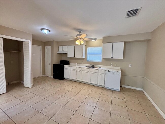 Photo - 5610 Drakestone Blvd