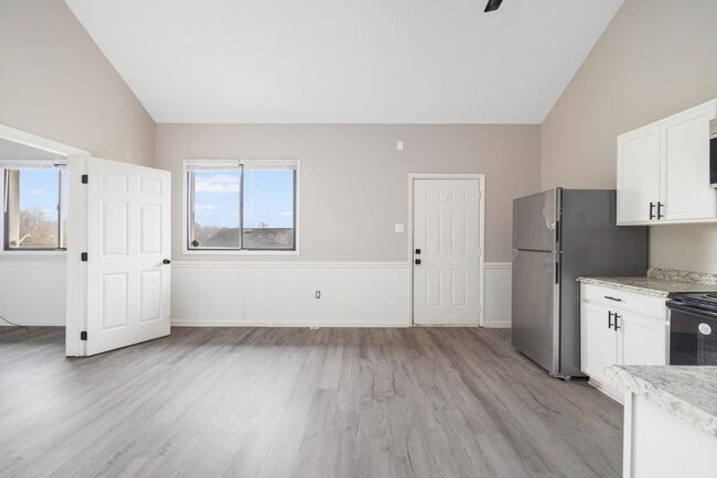 Photo - 3800 Memorial Blvd