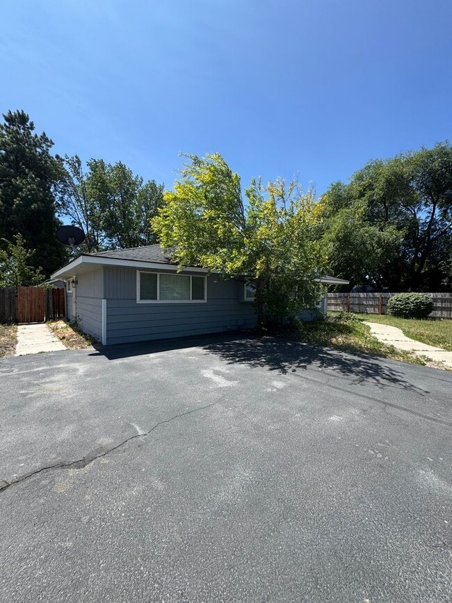Spacious 4 Bed, 3 Bath House for Rent - Spacious 4 Bed, 3 Bath House for Rent