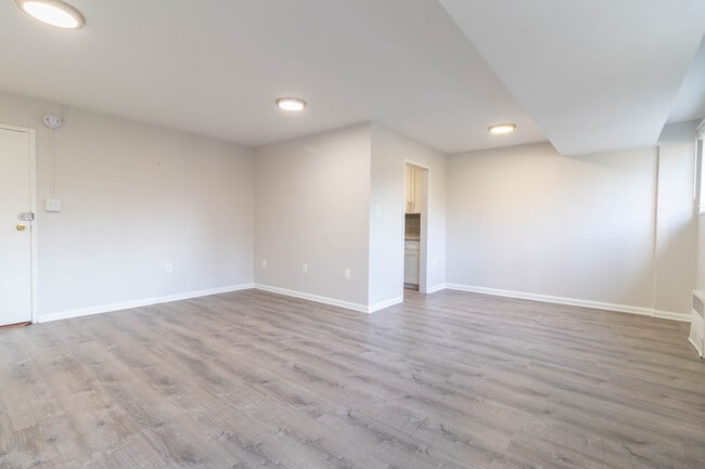 Photo - 2400 41st St NW Unit 104