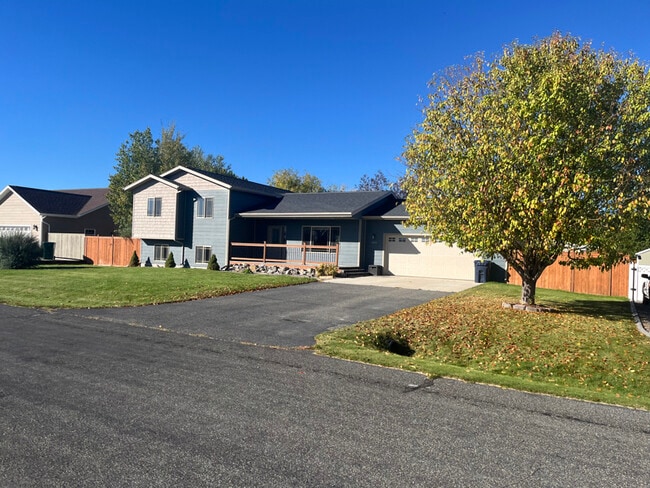 Building Photo - 3866 Foxtail Ln