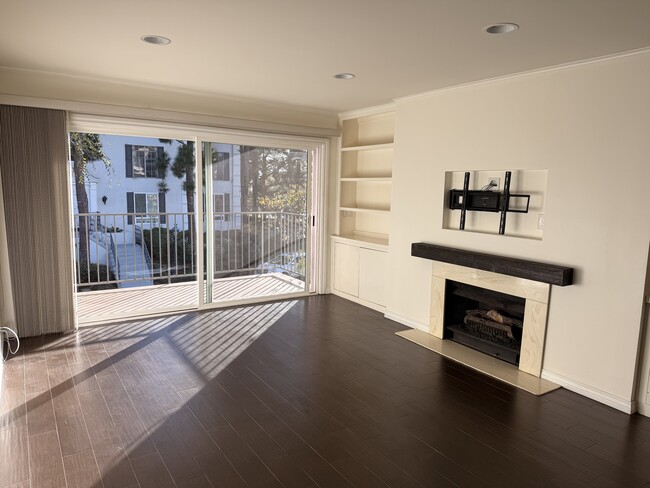 Photo - 300 Cagney Ln Unidad 212