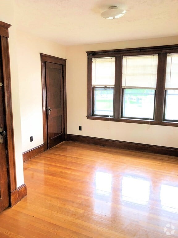 Building Photo - 65 Presidents Ave Unit 2 Rental