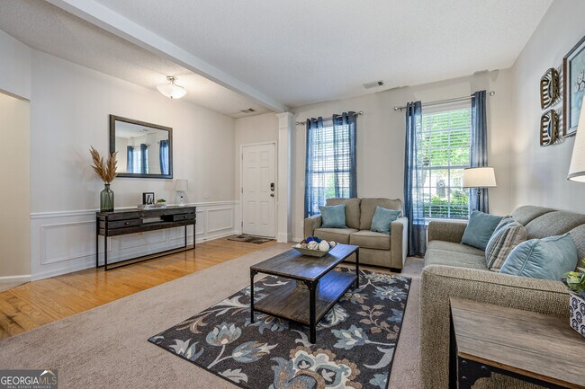 206 Persimmon Tr