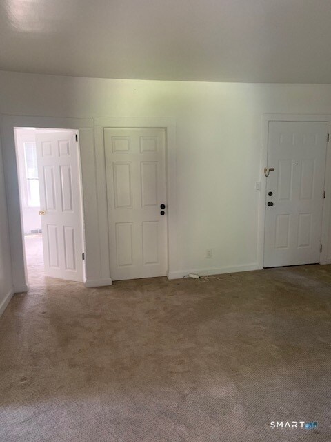6 Kellogg St Unidad First Floor