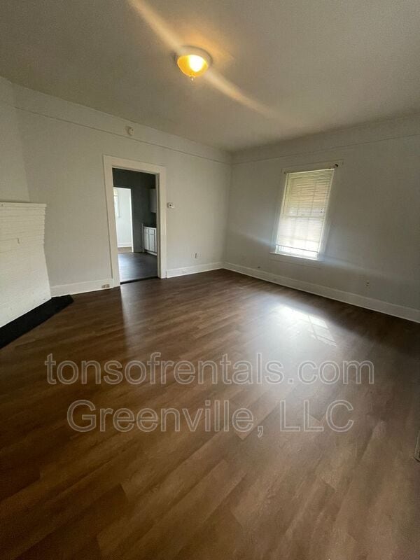 Photo - 346 Carney St