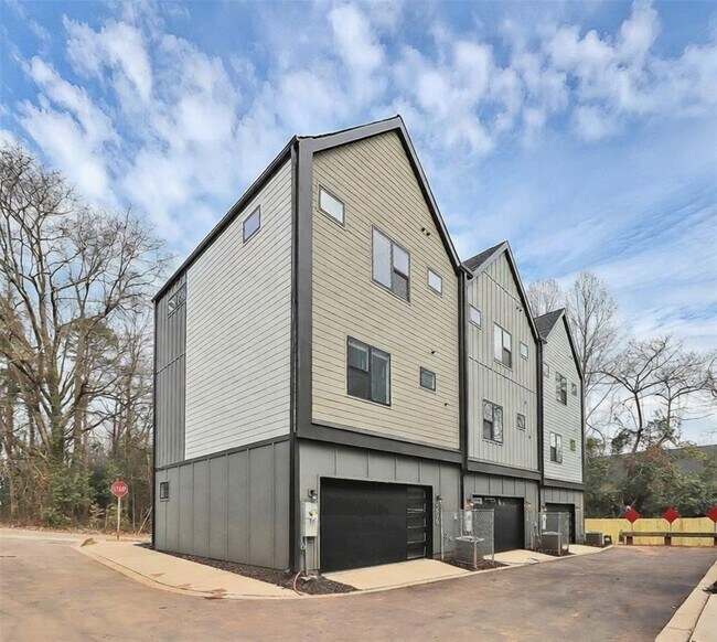 Photo - 206 Nelson Ave