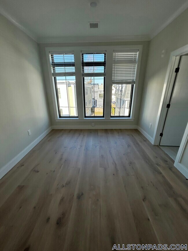 Photo - 157 Everett St Unit 302