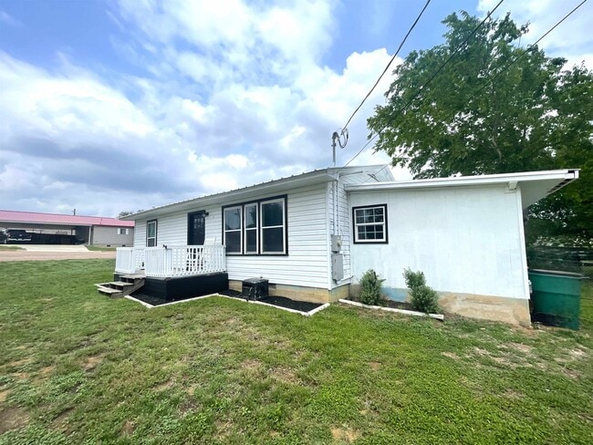 Photo - 1101 E College St