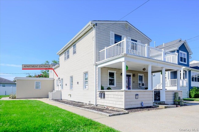 Photo - 13 Truxton Rd Unit Upper
