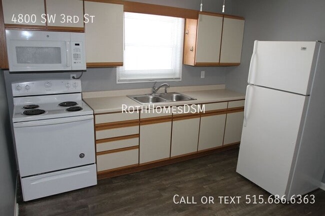 Photo - 4800 SW 3rd St