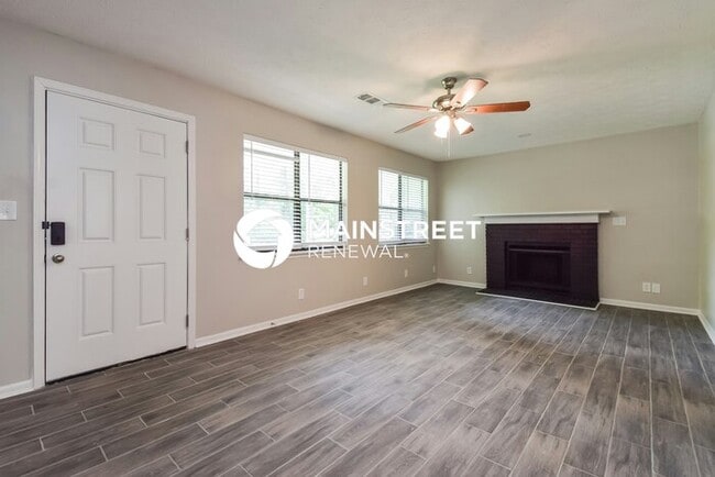 Photo - 3 Bedroom Pet-Friendly Home in Snellville, GA with Main Street Renewal