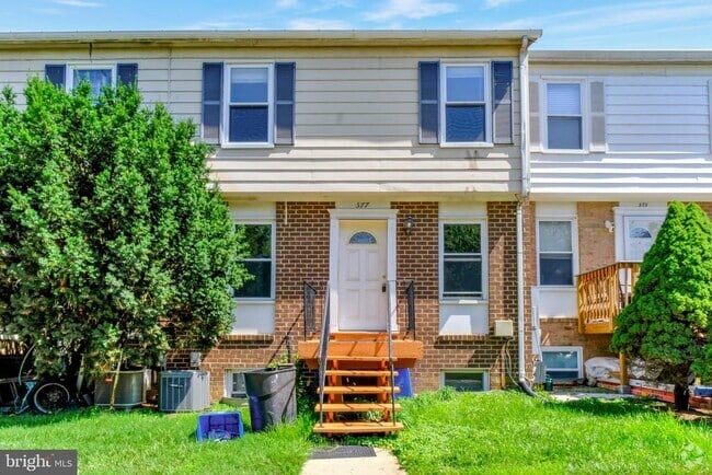 Building Photo - 577 W Diamond Ave Rental