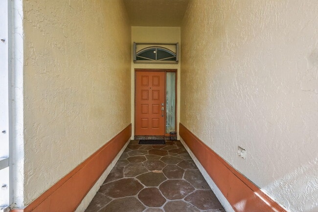 Photo - 1520 S Club Dr