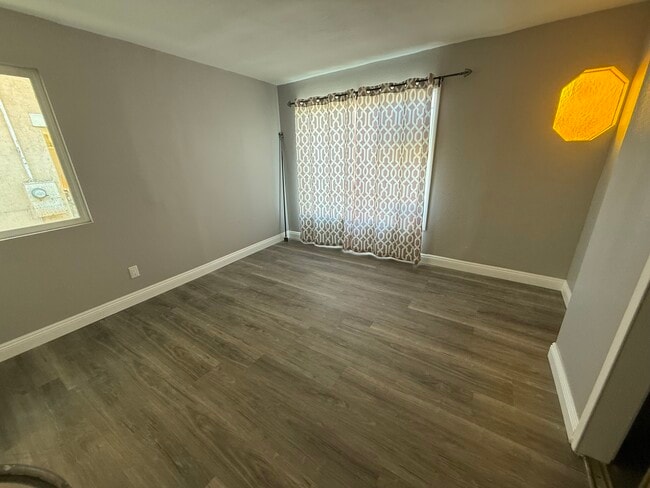 Photo - 3428 S Budlong Ave