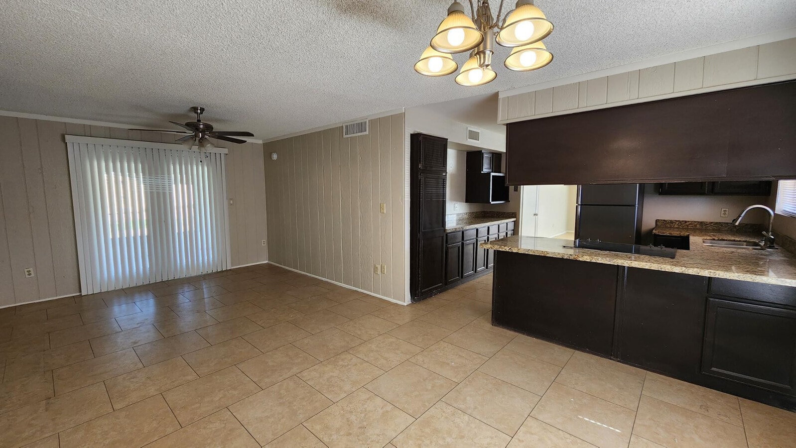 Photo - 106 E Duke Dr