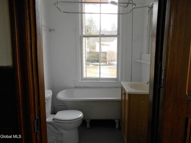 Photo - 8 5th Ave Unidad 2