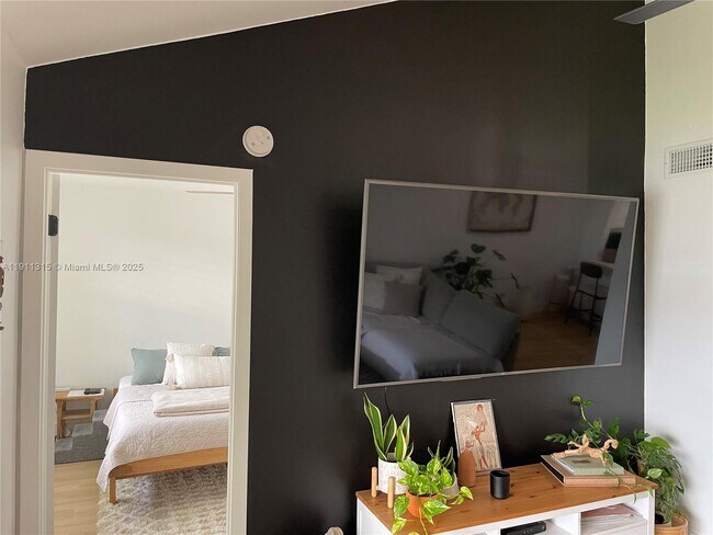 Photo - 10011 Winding Lake Rd Unidad 206