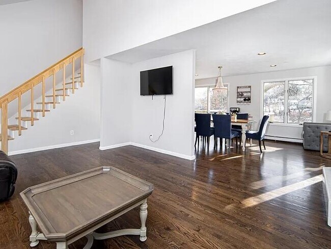 Photo - 262 Woodhill Rd