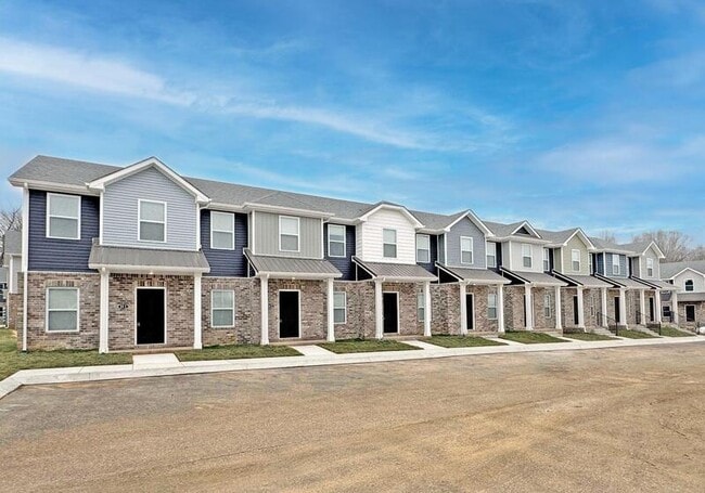 Photo - 1115 Hillwood Dr Townhome