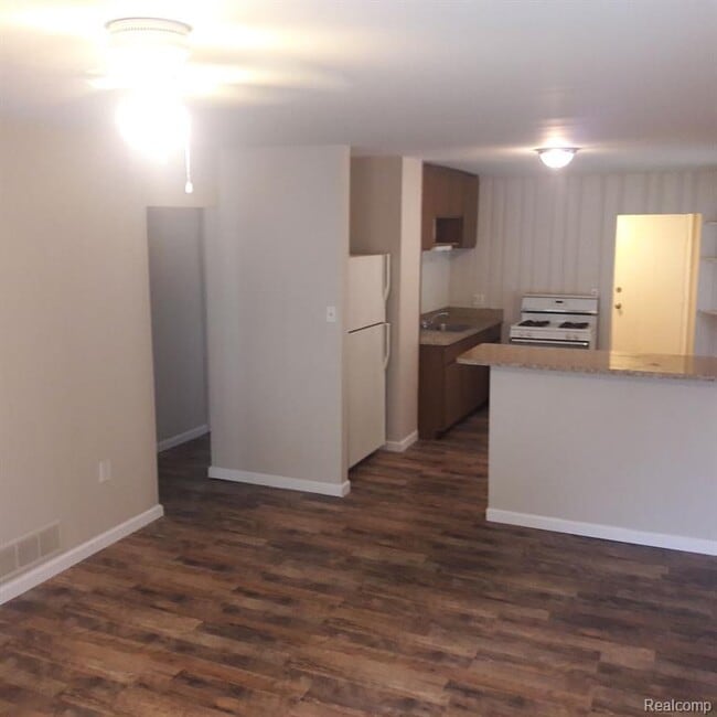 Photo - 23304 Harding Ave