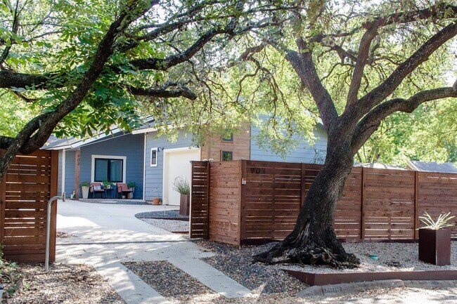 Photo - 903 Herndon Ln